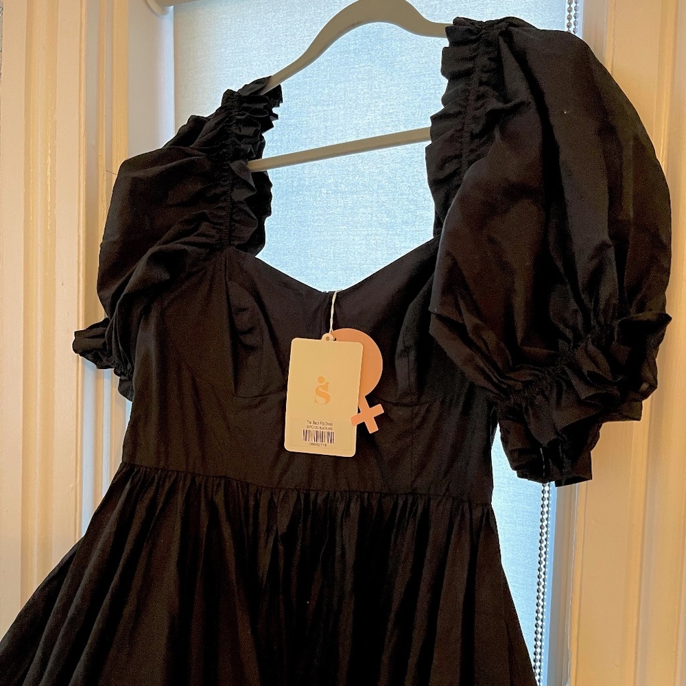 Selkie Black Puff-Sleeve Maxi Dress - Picture 4 of 5